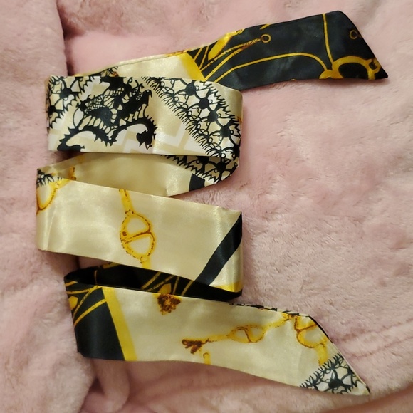 Accessories - Bag twilly scarf NWNT